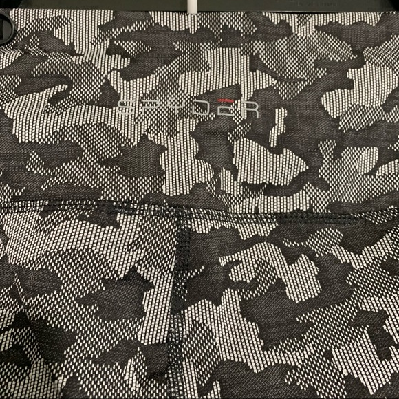 Spyder Active Grey Camo Fleece Lined Leggings NWT Sz Large - Picture 3 of 10